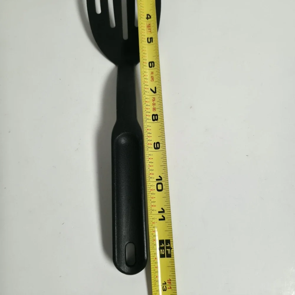 Pampered Chef Black Nylon Slotted Spatula Turner Flapper Kitchen Utensil 12.5